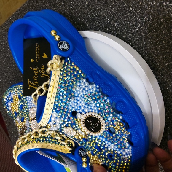 Women & men blingout Crocs by Karolyn b from the 💋💐BOUTIQUE NightCAP - Picture 6 of 7